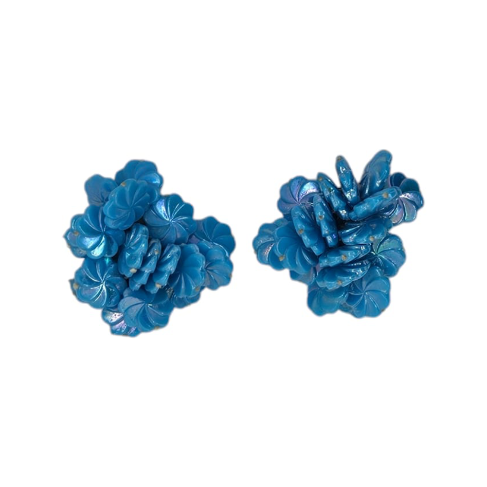 Vintage Late 50s or 60s Blue Floral Clip-On Earrings - Re:Velvet