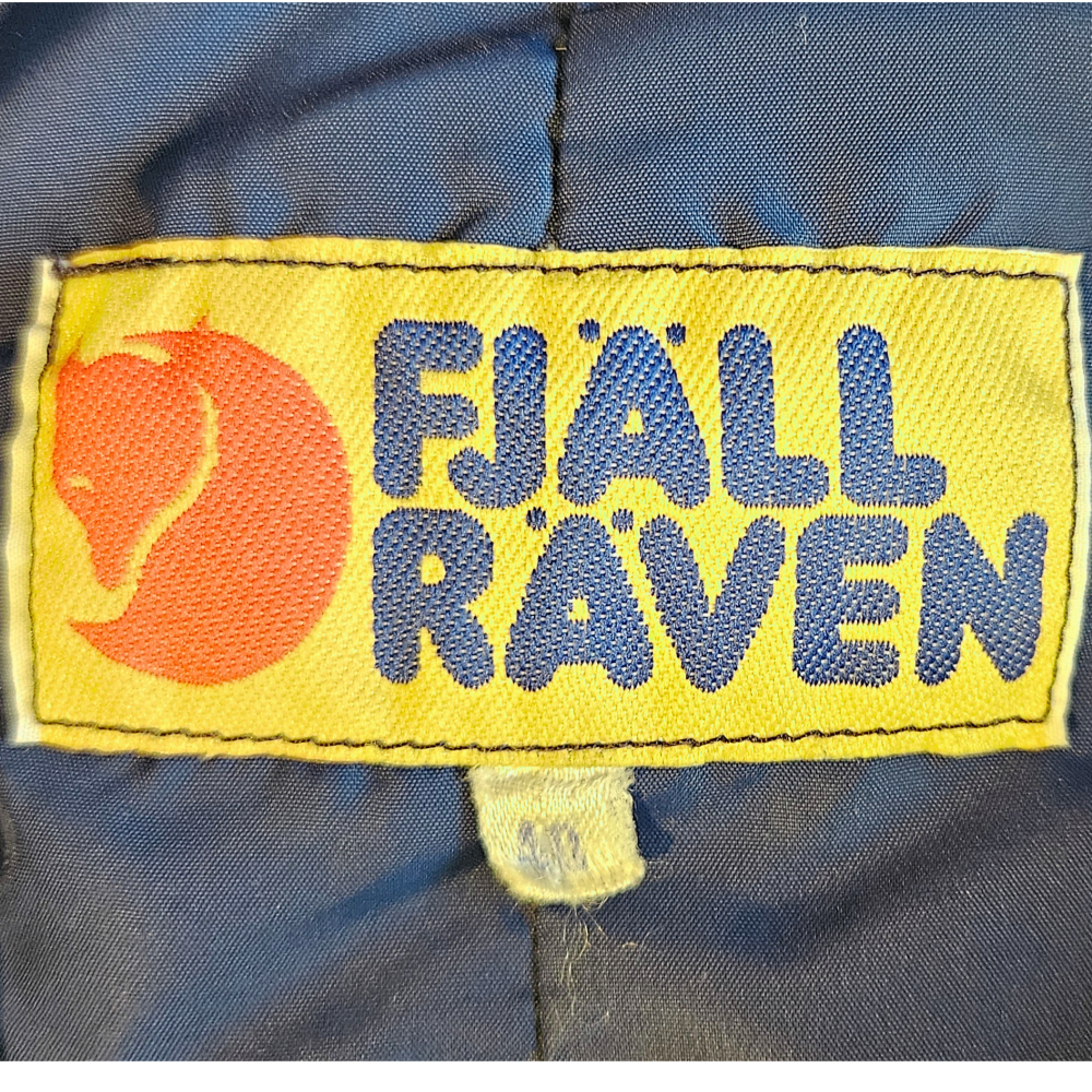 Vintage Sleeveless Puff Jacket - FJÄLL RÄVEN - Re:Velvet