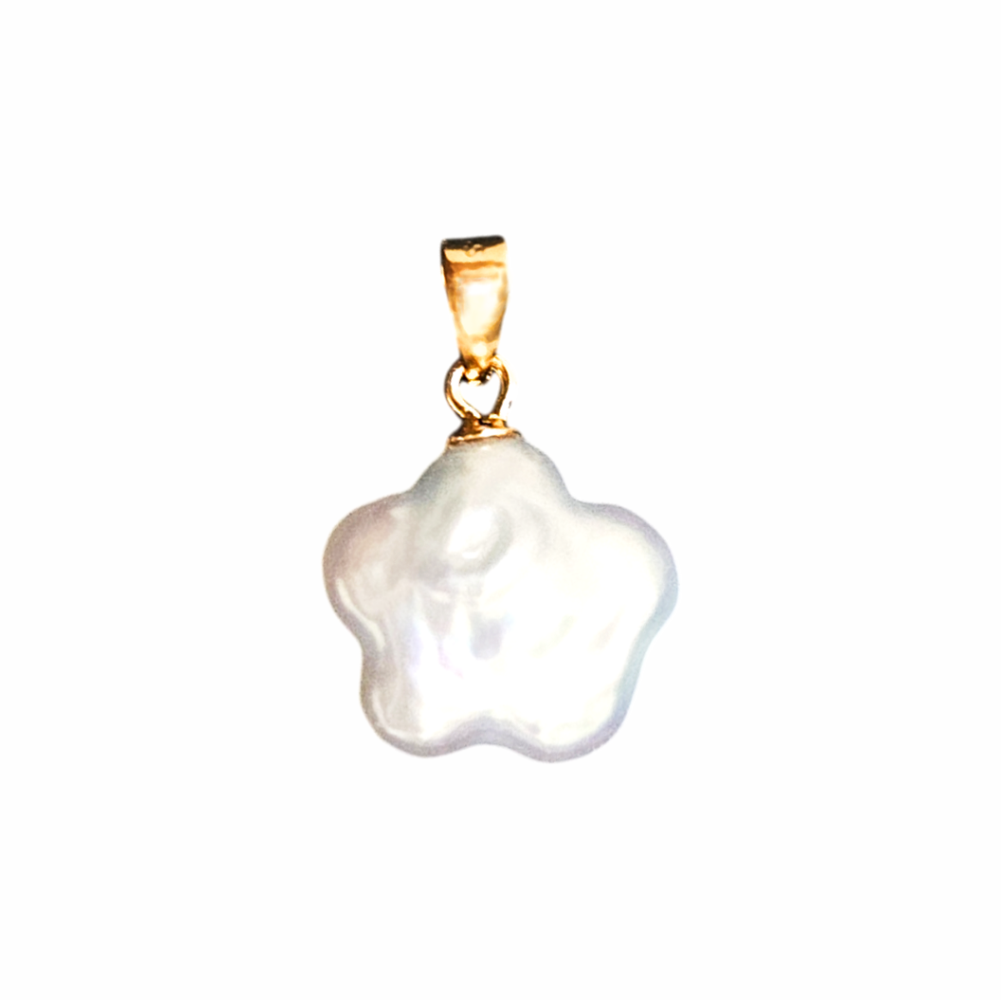 Cloud shaped Gold-Plated Mother of Pearl Pendant - Re:Velvet