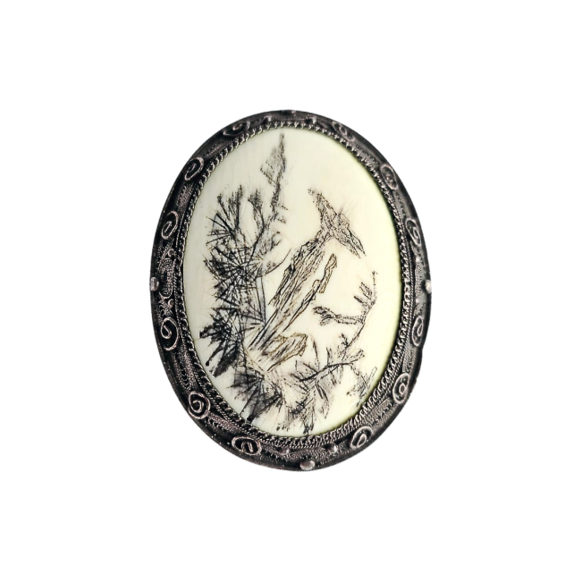 Vintage Scrimshaw Brooch - Re:Velvet
