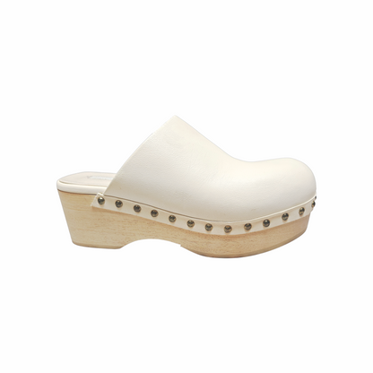 ARKET cream Vachetta leather wooden sole clogs with stud detailing. Made in Italy, early 2020s closed-toe platform mule clogs.