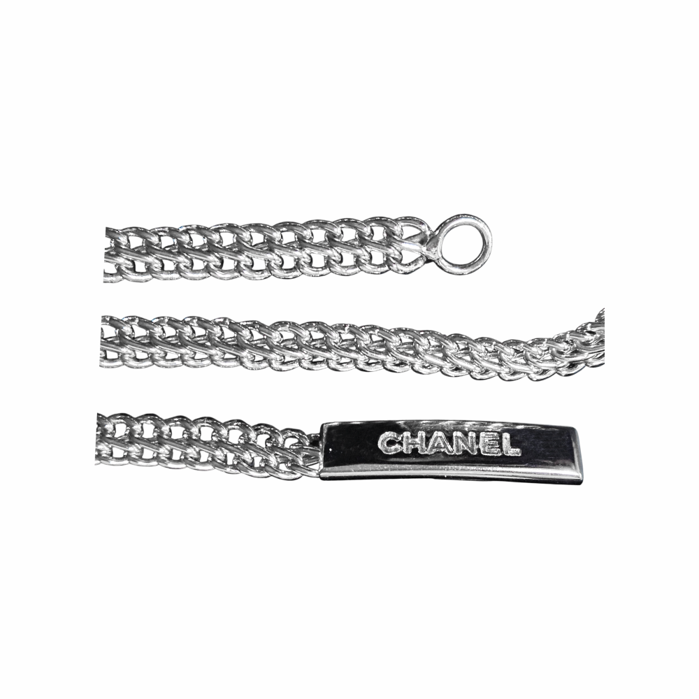 Detail of double chain construction and ring fastening on vintage Chanel belt