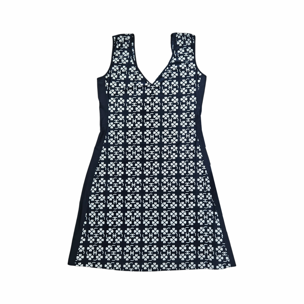 Sleeveless Clover CC Logo Print Stretch Jersey Dress – Chanel