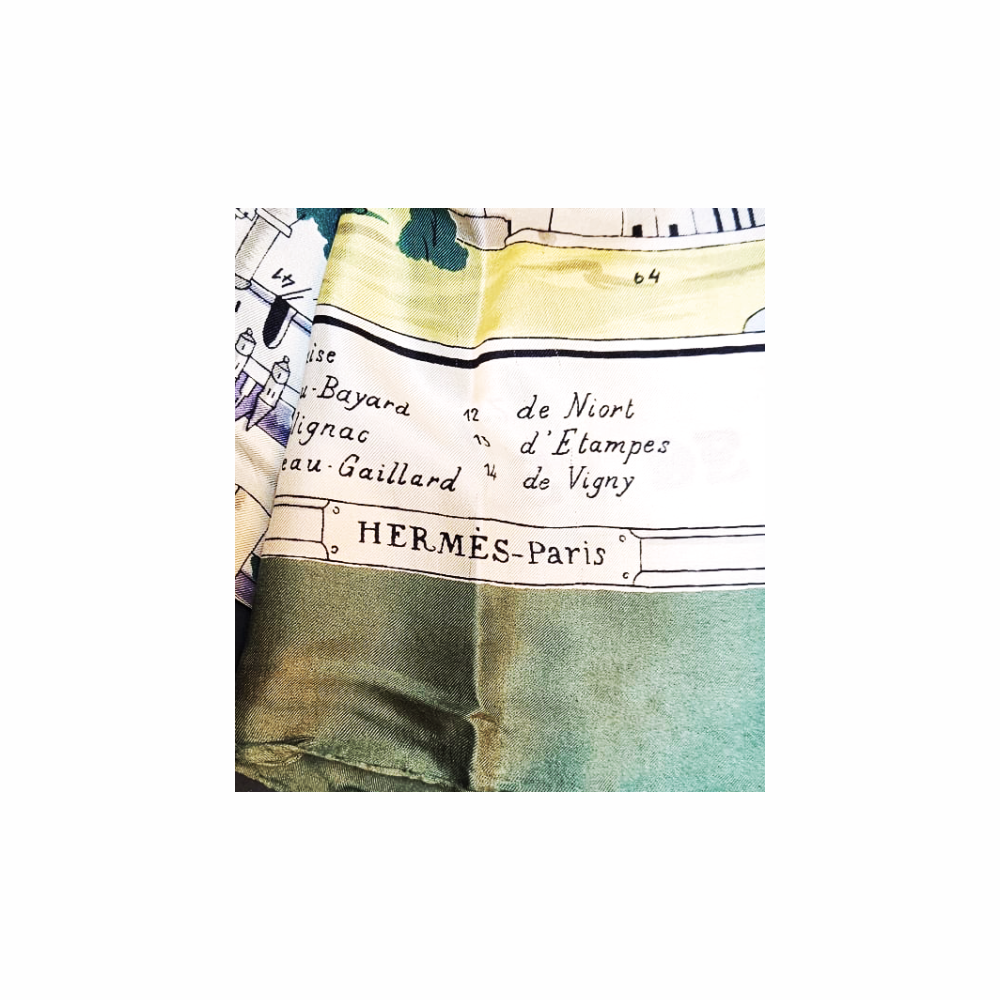 90cm Carré - “Chateaux Historiques de la France- An 1852” - Hermès