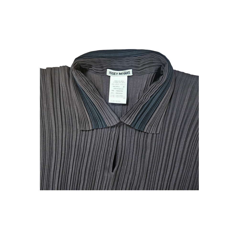 Issey Miyake pleated collar and bottoned up-neck detail on vintage Japanese dress