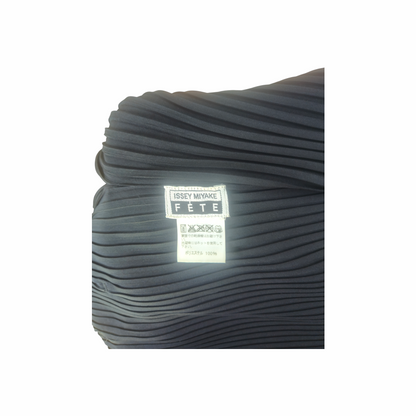 Issey Miyake Fete black pleated skirt asymmetric skirt Japanese designer archive Issey Miyake handkerchief hem drawstring pleats avant garde skirt