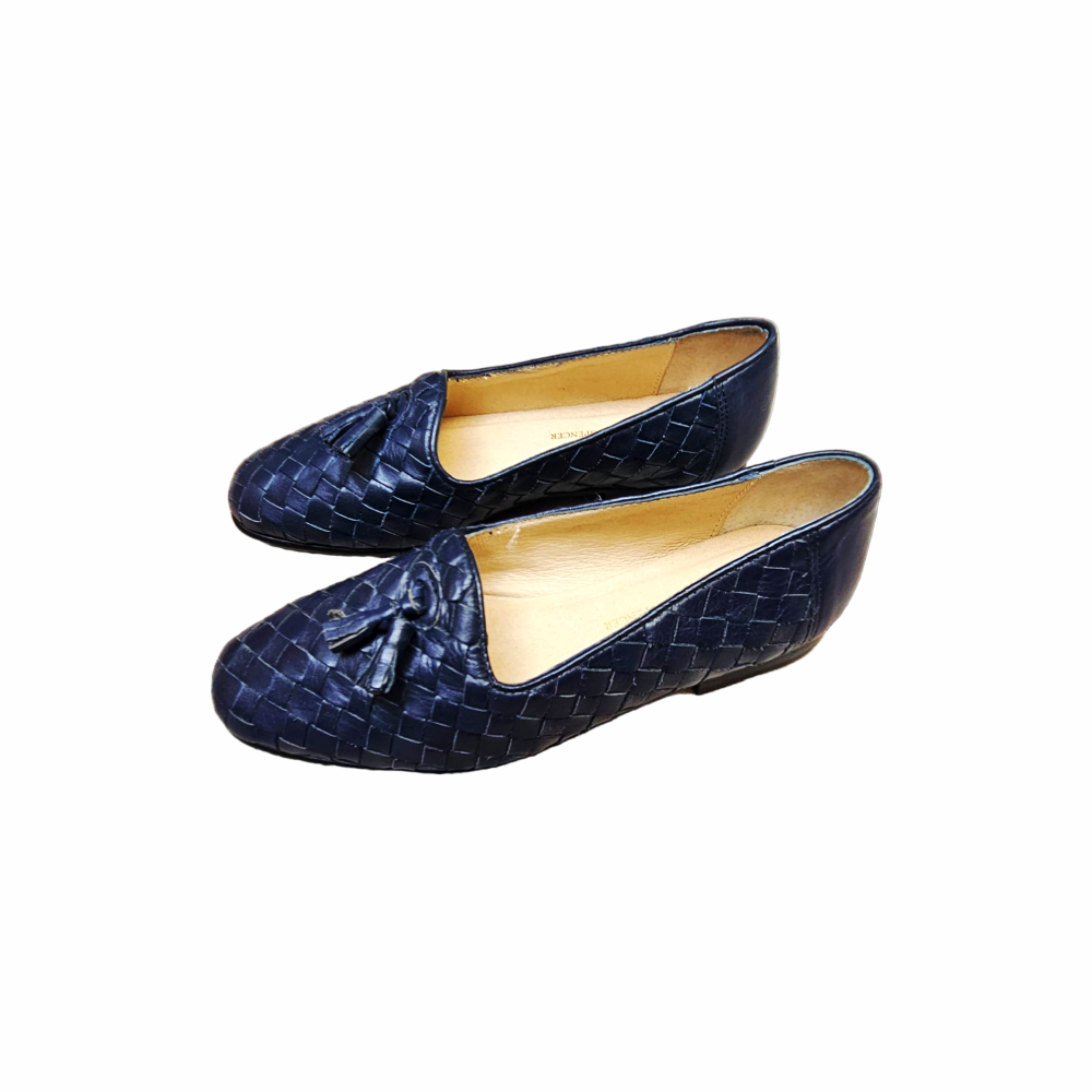Vintage St Michael Marks & Spencer navy woven leather tassel loafers, UK 5, with intrecciato-style upper and classic low-heel silhouette.