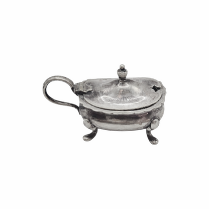 Vintage Regis Plate EPNS silver-plated mustard pot by William Suckling, England, c.1930s–40s, model N220, with hinged lid and four feet.