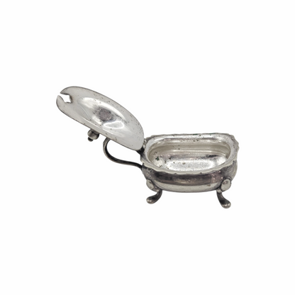 Vintage Regis Plate EPNS silver-plated mustard pot by William Suckling, England, c.1930s–40s, model N220, with hinged lid and four feet.