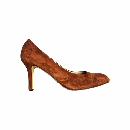 Shop vintage Venise Collection rust suede court shoes, likely 1980s–1990s, with leather lining, elegant almond toe and slim heel. Classic French vintage pumps.